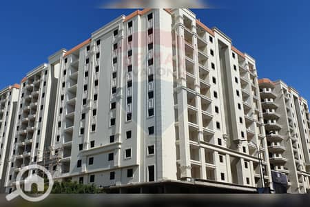 فلیٹ 3 غرف نوم للايجار في سموحة، الإسكندرية - 1. jpg