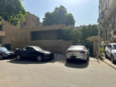 أرض سكنية  للبيع في المهندسين، الجيزة - أرض 500 متر مسجلة عليها فيلا دور واحد بناية قديمة تصلح للهدم