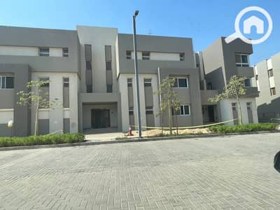 4 Bedroom Townhouse for Sale in Sheikh Zayed, Giza - WhatsApp Image 2025-04-30 at 12.02. 14 AM (1). jpeg