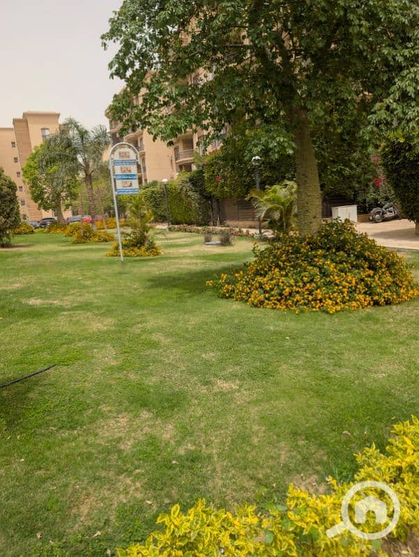 120م حديقه خاصه تشطيب قصور بالمطبخ والنوم بحري موقع متميز