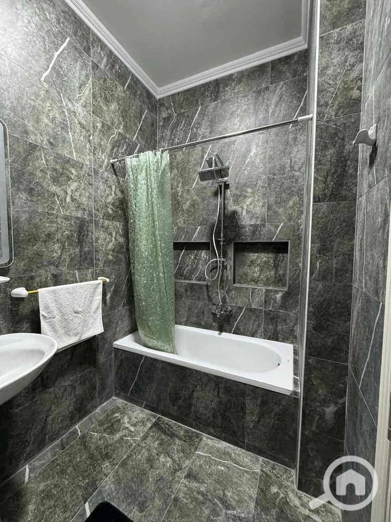 21 dd056159-73d7-4110-b858-99d4142bc0dd. jpg