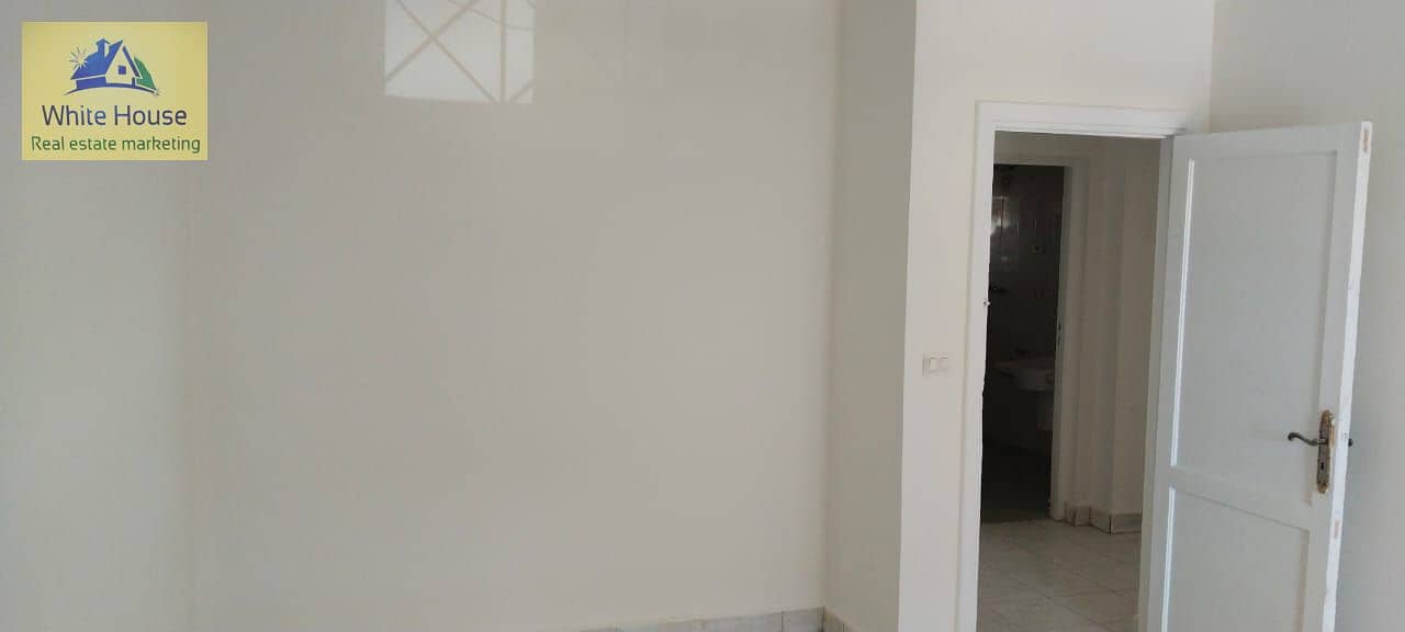 8 28e04c04-62d6-49c0-9ab1-3a896db23c1c. jpg