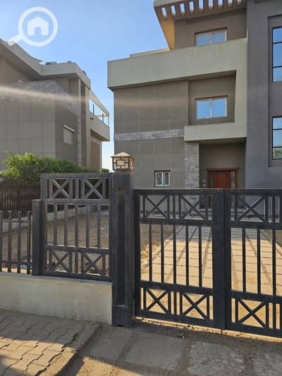 5 Bedroom Villa for Sale in Nasr City, Cairo - 50d8c1b2-a8a9-4cb1-8e6e-30f309cf8720. jpg