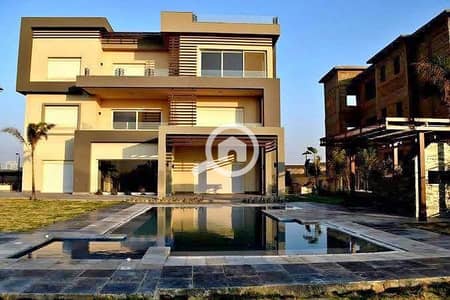 6 Bedroom Villa for Sale in New Cairo, Cairo - 496783452_2133839943707986_7998705480008668179_n. jpg