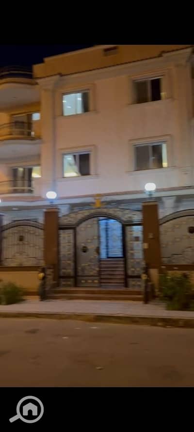 فیلا 11 غرف نوم للبيع في الشيخ زايد، الجيزة - صورة واتساب بتاريخ 1447-02-12 في 01.08. 14_84fc8779. jpg