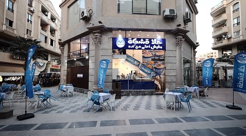 محل للبيع ١٢٦ متر دورين لاسيتيه مول