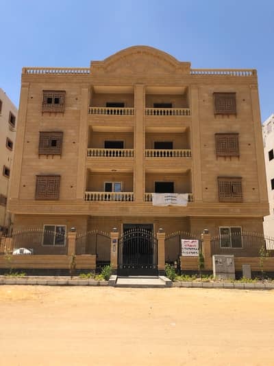 Residential Land for Sale in New Cairo, Cairo - عمارة بالاندلس ١/٢ ٩٦٠م للبيع بالكامل ارضي + ٤متكرر تشطيب سوبر لوكس