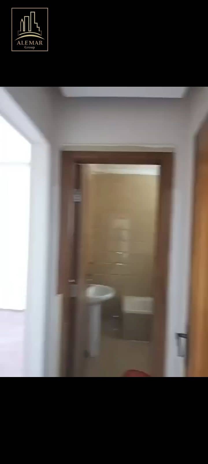 5 1000466596. png