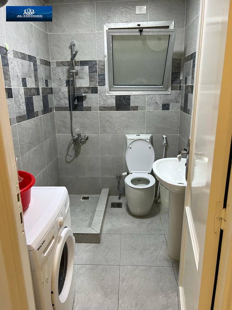 12 985438fd-2bcd-4af7-8f9f-75cc8641bed8. jpg
