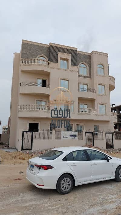 فلیٹ 4 غرف نوم للبيع في القاهرة الجديدة، القاهرة - شقة للبيع في الحي الأول التجمع الخامس ٤ غرف استلام فوري جاهزة للتشطيب