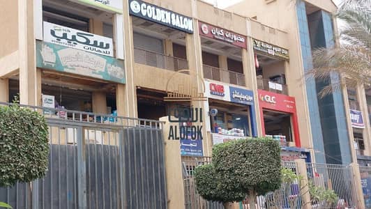 Retail for Sale in New Cairo, Cairo - محل للبيع في التجمع الخامس متأجر بعائد شهري في مول الأندلس ومونتن فيو