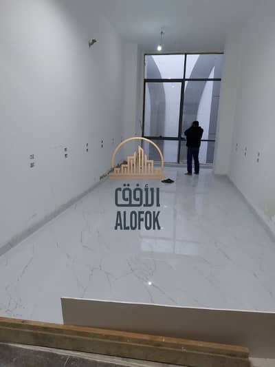 Retail for Rent in New Cairo, Cairo - محل للايجار في التجمع الخامس يصلح لكل الأنشطة ب ٢٢ ألف فقط