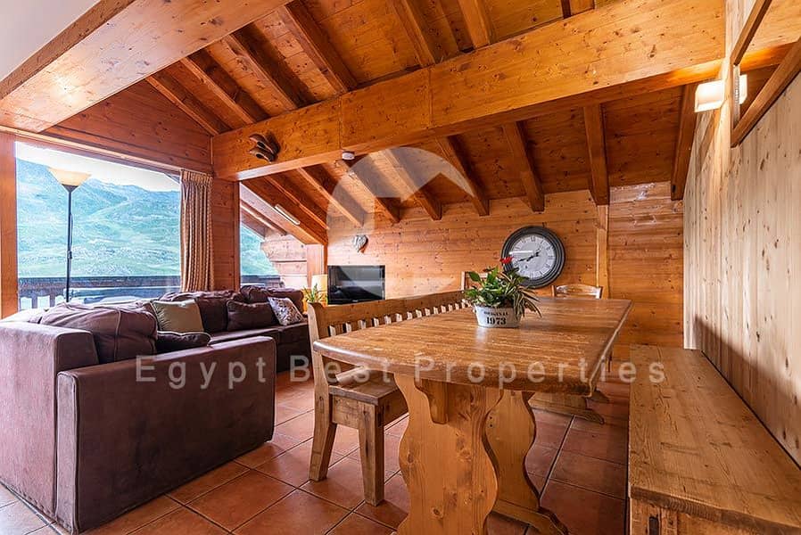 6128fc04b587b124ebb7b730_Chalet-15-HQ-(8). jpg