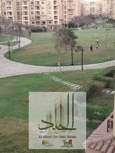 3 Bedroom Flat for Sale in Madinaty, Cairo - 211م مدينتي B1 بحري على أكبر جاردن والخدمات ومترو