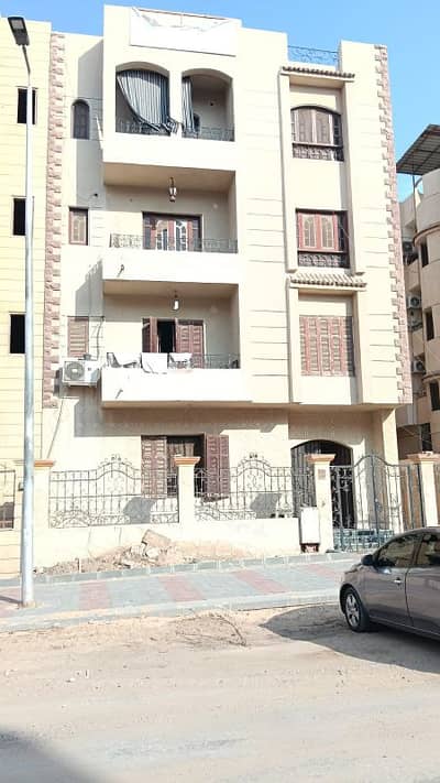 Residential Land for Sale in Obour City, Cairo - فرصه لجدية البيع علي شارع رئيسي بالحى العائلي