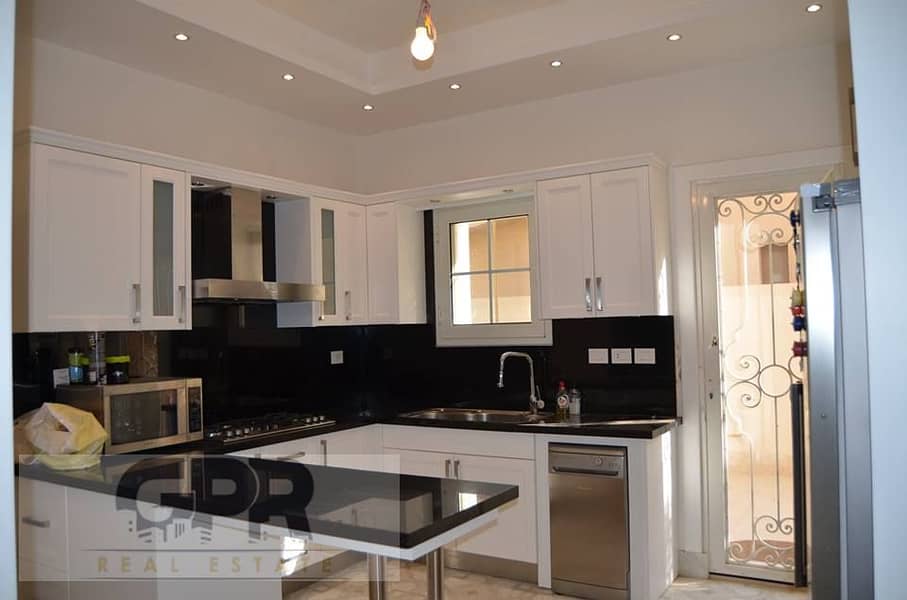 4 مطبخ kitchen شارغ التسعين جولدن سكوير. jpg