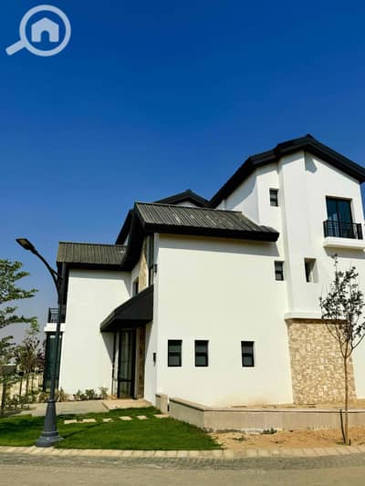 7 Bedroom Villa for Sale in New Cairo, Cairo - 69d17f67-4eaa-4afb-91b4-687fc8c68b8c. jpg