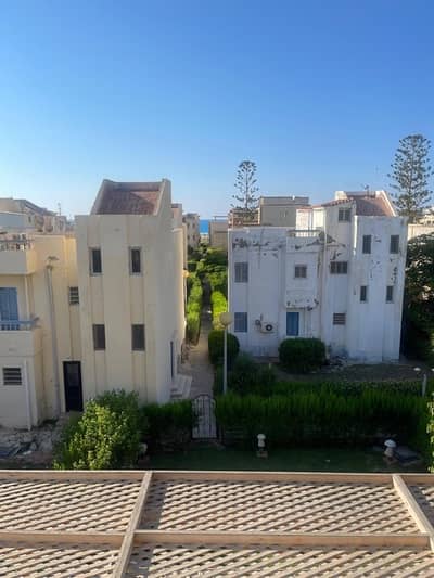 5 Bedroom Villa for Sale in North Coast, Matruh - فيلامستقلة للبيع خطوات من البحر في قرية بدر الساحل الشماليّ الكيلو ٨٢