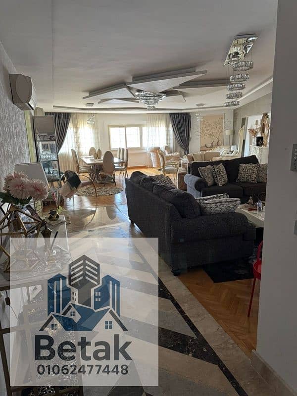 شقة للبيع 290م ش فوزى معاز سموحة