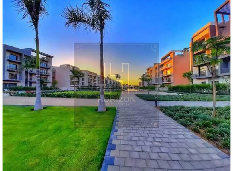 8 Moon residences Fifth Square Al Marasem. jpg