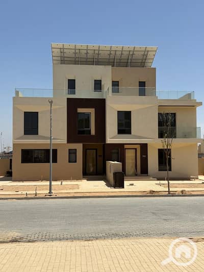 5 Bedroom Twin House for Sale in Sheikh Zayed, Giza - WhatsApp Image 2025-05-06 at 17.49. 26_8c35d145. jpg