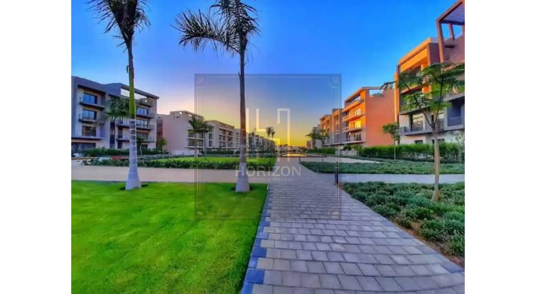 9 Moon residences Fifth Square Al Marasem. jpg