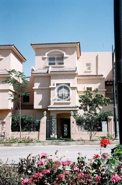 5 Bedroom Townhouse for Sale in New Cairo, Cairo - fa19fdeb-f416-4c23-93b0-588364ffcbae. jpg