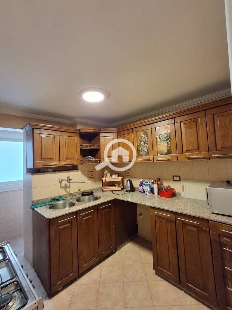 3 d80885c2-3442-41f9-a5bd-83868983a47f. jpeg