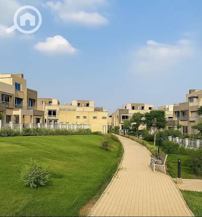 3 Bedroom Townhouse for Sale in 6th of October, Giza - assets_task_01k2cy7vyjfje8z6qs2jzaqf4x_1754928916_img_0. jpg