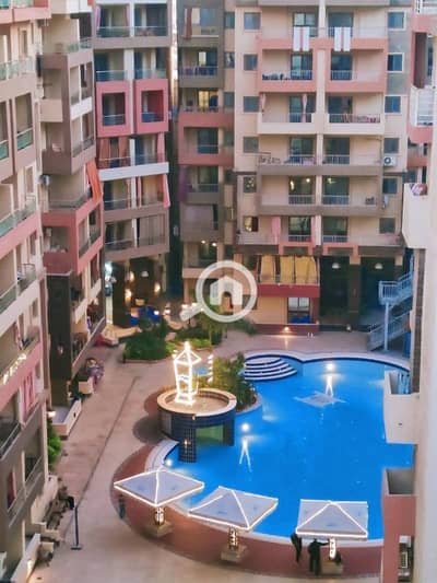 شقة 2 غرفة نوم للبيع في النخيل، الإسكندرية - شقه تطل على كمبوند للبيع في شاطئ النخيل تصلح السكن والأستثمار الجيد