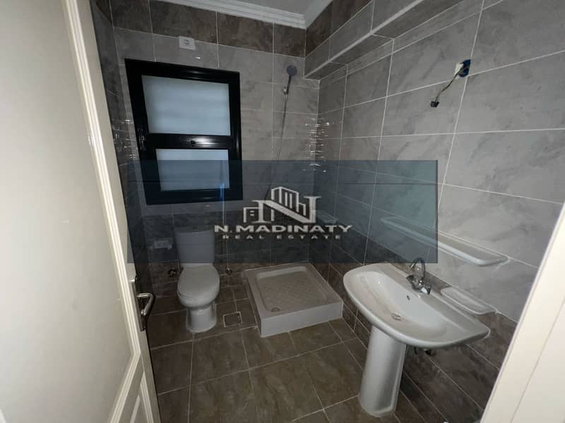 4 6e53a192-2fee-45db-a606-36c25bc782d9. jpg