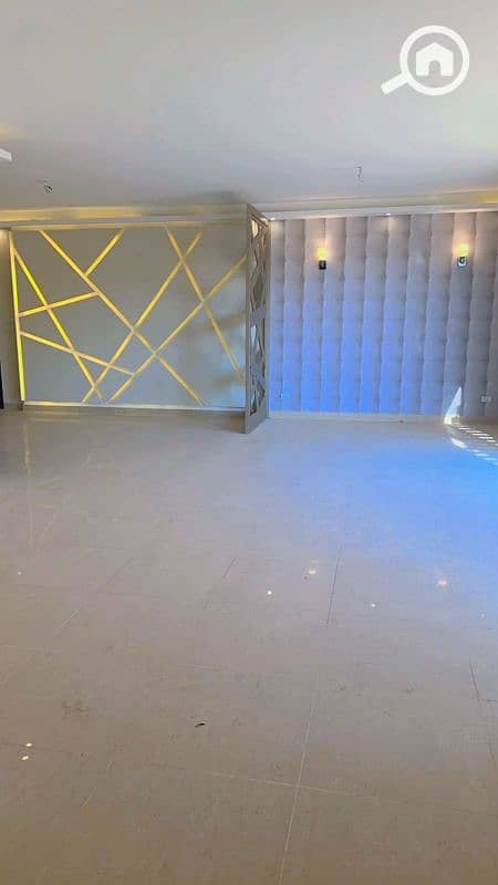 Upper duplex for rent in sodic westown