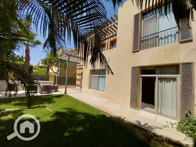 تاون هاوس ٥ غرف مفروش بالكامل للإيجار في كمبوند الجريا سوديك