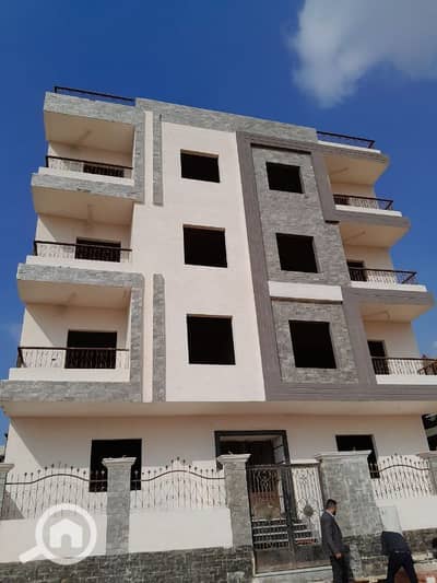 3 Bedroom Flat for Sale in New Cairo, Cairo - شقه استلام فورى منطقه النرجس الجديده