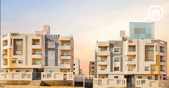 3 Bedroom Flat for Sale in New Cairo, Cairo - شقه في ميني كمبوند التجمع بجوار شارع النوادي