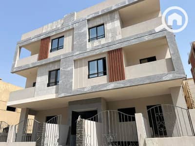 5 Bedroom Duplex for Sale in New Cairo, Cairo - لمحبي التميز والخصوصيه