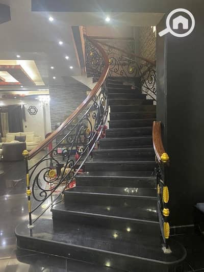 دوبلكس 5 غرف نوم للبيع في القاهرة الجديدة، القاهرة - لمحبي الخصوصيه والتميز دوبلكس مميز