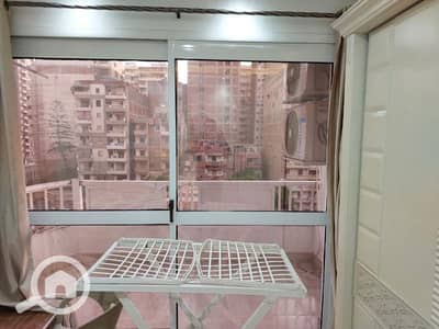 شقة 2 غرفة نوم للايجار في الأزاريطة، الإسكندرية - 100م مكيف 2غرفة وريسبشن وآبار المياة