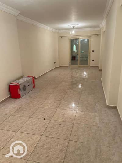 Office for Rent in Smoha, Alexandria - مقر إدارى 255م سموحة دور 3 3غرف وريسبشن