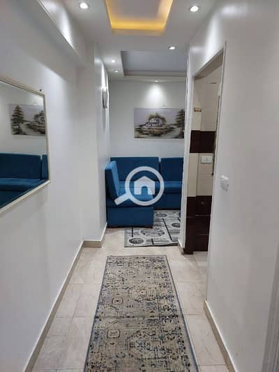 2 Bedroom Flat for Rent in Montazah, Alexandria - مفروش مكيف 2 غرفة وصالة ابراج رويال منتزة