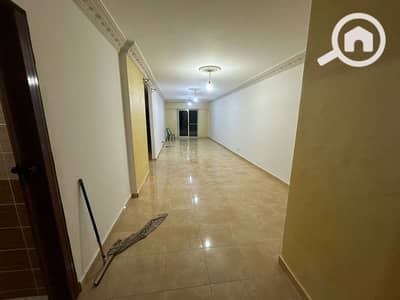 مکتب  للايجار في سموحة، الإسكندرية - مقر ادارى سموحة 2غرف وريسبشن 3ق رخصة ادارى