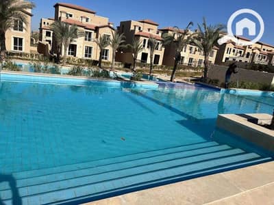 تاون هاوس 4 غرف نوم للبيع في العاصمة الإدارية الجديدة، القاهرة - تاون هاوس للبيع فى لافيستا موقع مميز