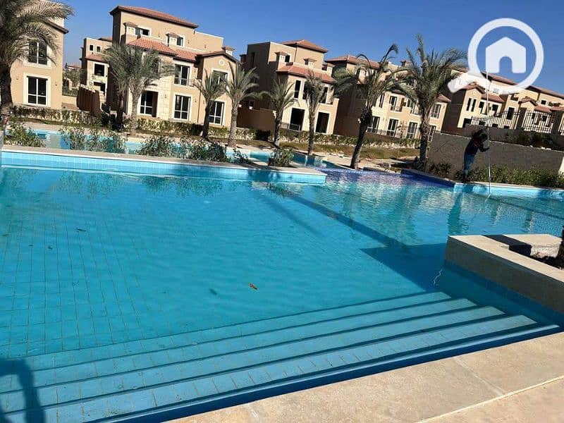 تاون هاوس للبيع فى لافيستا موقع مميز