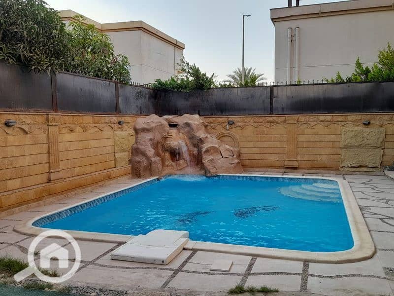 بتدور علي فيلا مفروشه بالرحاب بحمام سباحة دي فيلتك