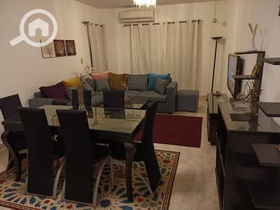 3 Bedroom Apartment for Rent in New Cairo, Cairo - بتدور علي شقه مفروشه 3نوم ارض بجاردن جمب السوق الشرقي دي شقتك