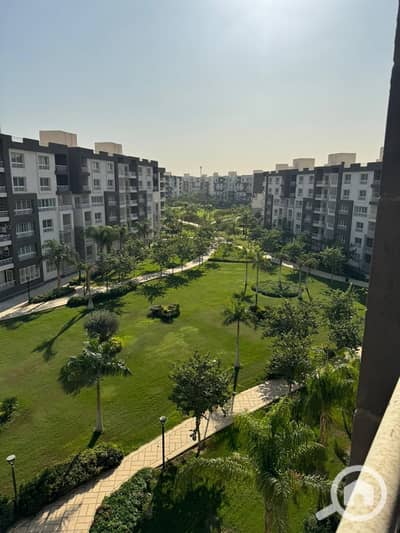 4 Bedroom Apartment for Sale in Madinaty, Cairo - للبيع شقة 200م هيئة مجتمعات b12عند المسجد 4غرف تشطيب سوبر لوكس