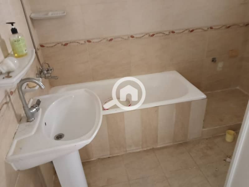 22 7a8fda32-373c-4d17-aee6-300ecdbc91bc. jpg