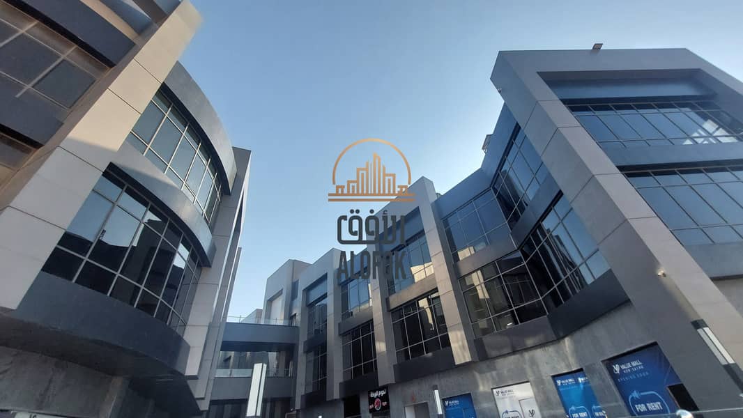 محل للبيع في التجمع الخامس مساحه 32 متر استلام فوري سعر المتر 82000