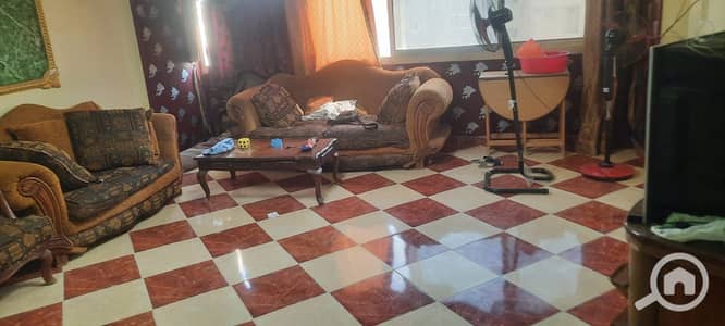 2 Bedroom Flat for Sale in Mokattam, Cairo - شقة 135 م تحميل قديم في شارع الاكاديمية الهضبة العليا في المقطم