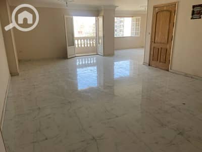 3 Bedroom Flat for Sale in Mokattam, Cairo - شقة 170 م في تقسيم المستقبل الهضبة الوسطي المقطم